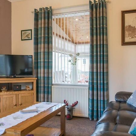 Pippin, Tranquil Scottish Cottage With Hot Tub Airdrie Buitenkant foto