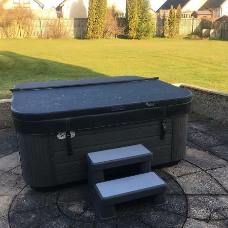 Pippin, Tranquil Scottish Cottage With Hot Tub Airdrie Buitenkant foto