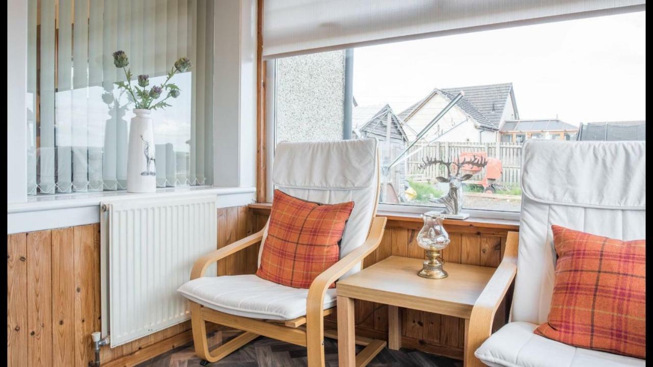 Pippin, Tranquil Scottish Cottage With Hot Tub Airdrie Buitenkant foto