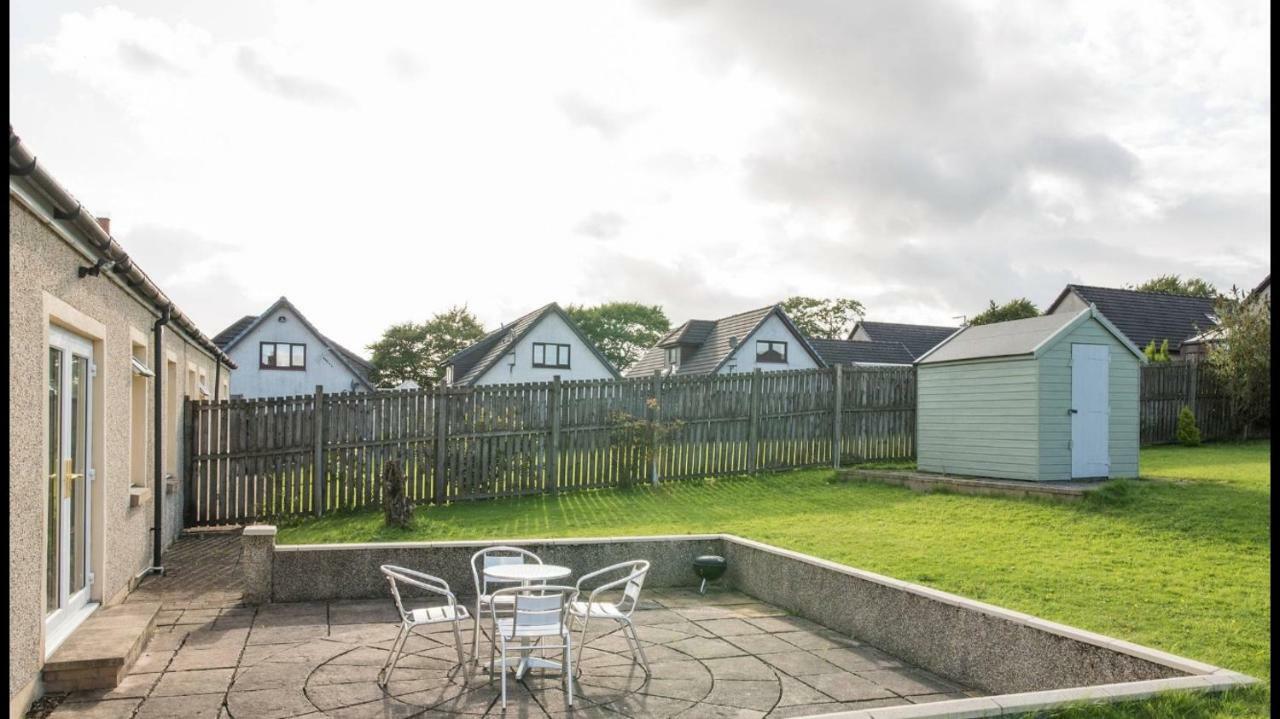 Pippin, Tranquil Scottish Cottage With Hot Tub Airdrie Buitenkant foto